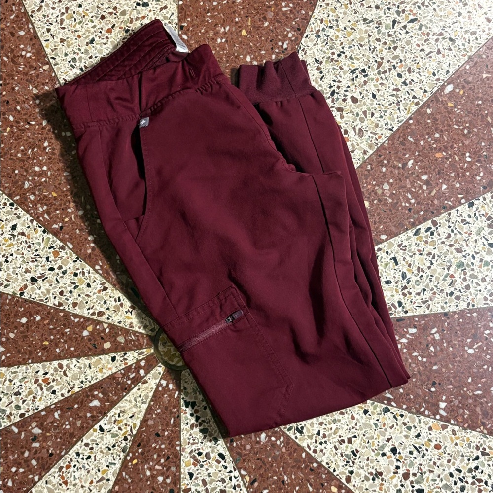 Figs Women's Burgundy scrub pants